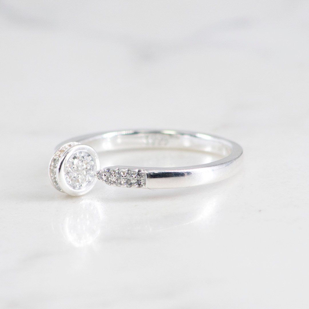 ANILLO CLAVO CIRCONES